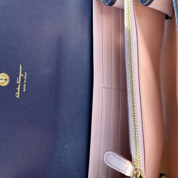 Salvatore Ferragamo Long Gancini Wallet Navy/Pink NEW IN BOX - Picture 6 of 11